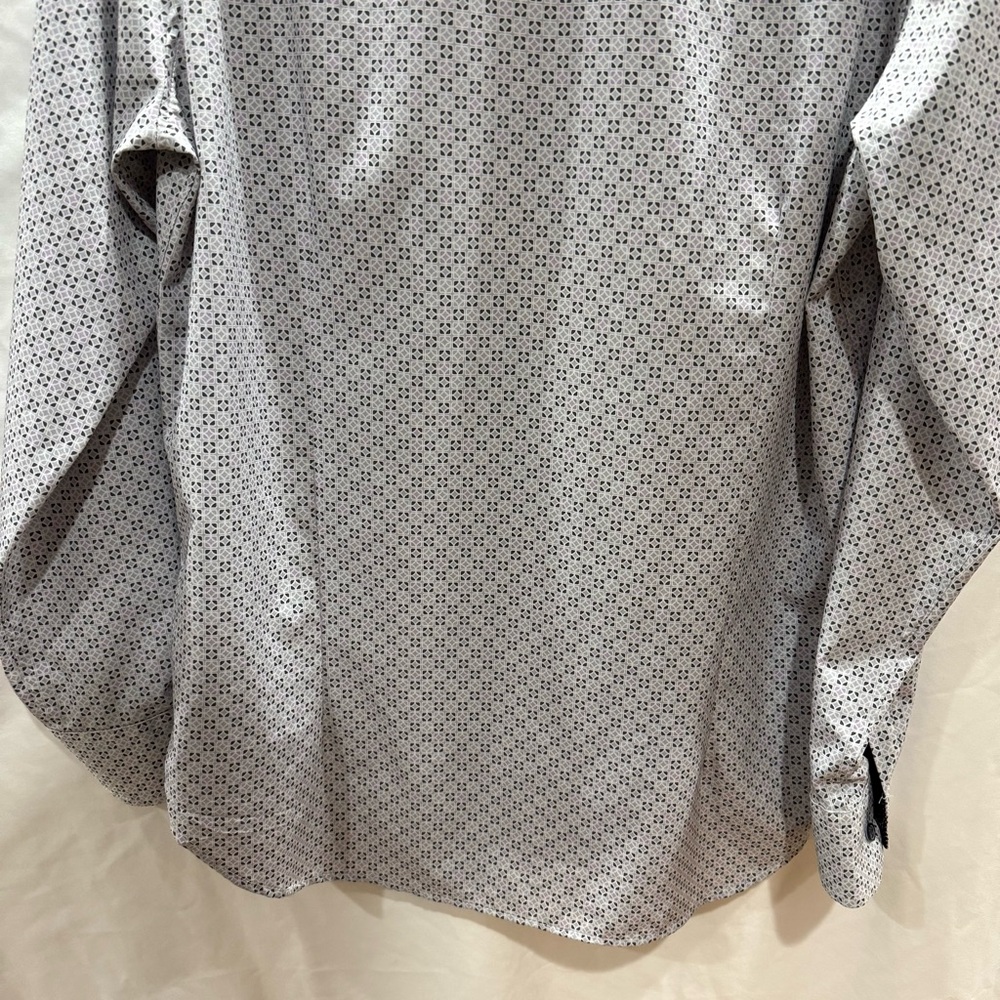 WRK 4-Way Stretch Button Front Shirt Size 16 Geometric Print  Lightweight Office - Picture 13 of 13